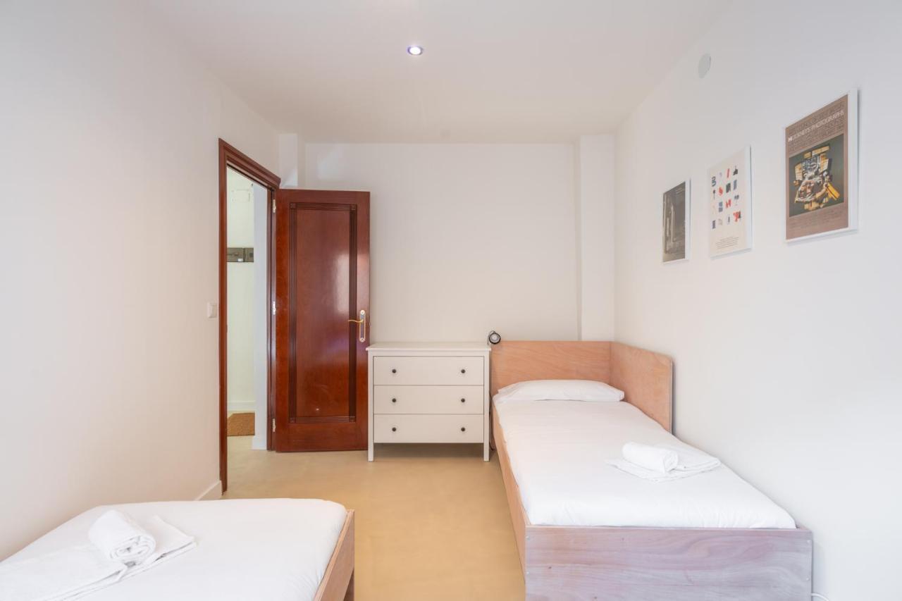 Amplio Apartamento Trinidad By Renthas Apartment Malaga Bagian luar foto